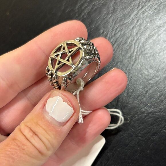 Silver Pentagram Ring with skeleton 💀 hands - Picture 3 of 11